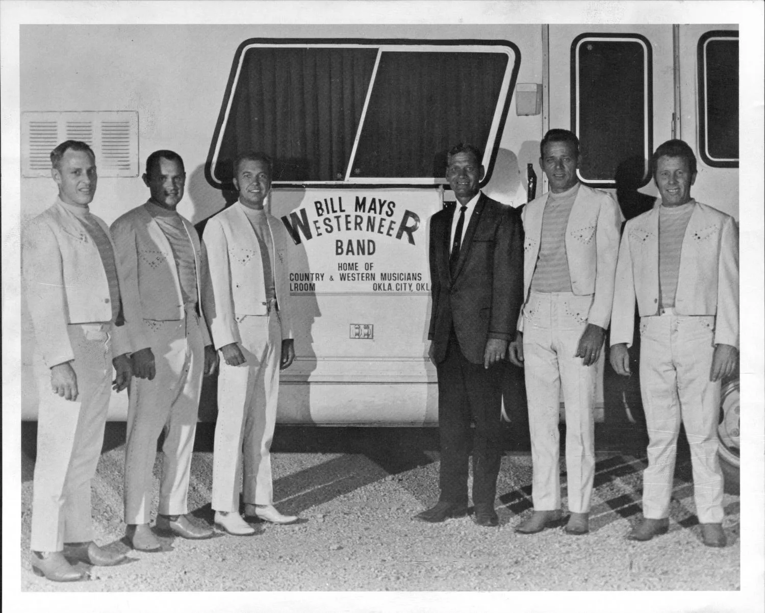 Mays Bill / Westerneer Band / Amusements.