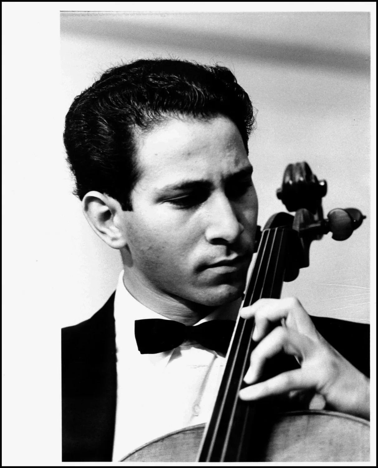 Stephen Kates: Cellist.