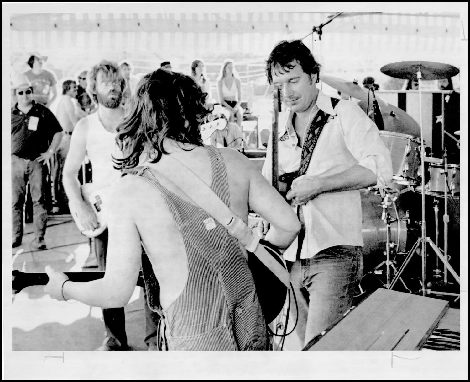 1975.